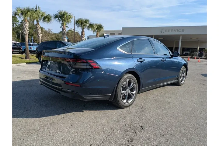 $27900 : Honda Accord 2023 EX 4dr Sed image 3