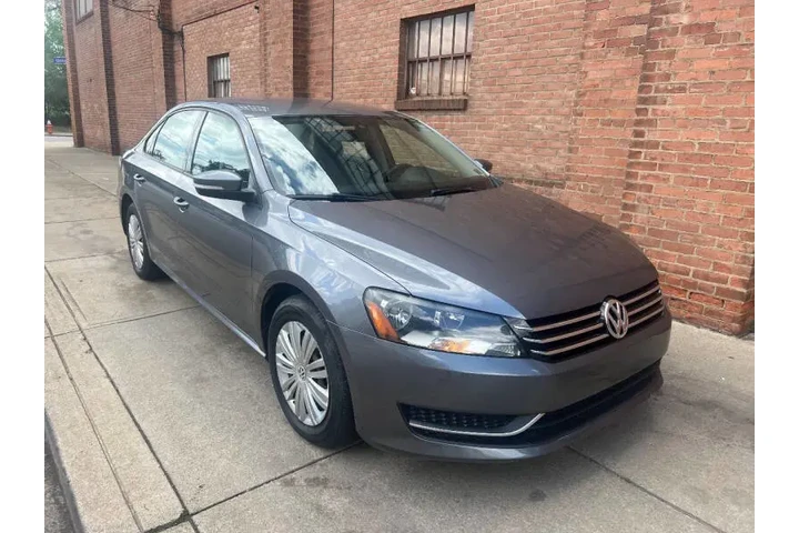 $11000 : 2014 Passat 2.5L Wolfsburg Ed image 10
