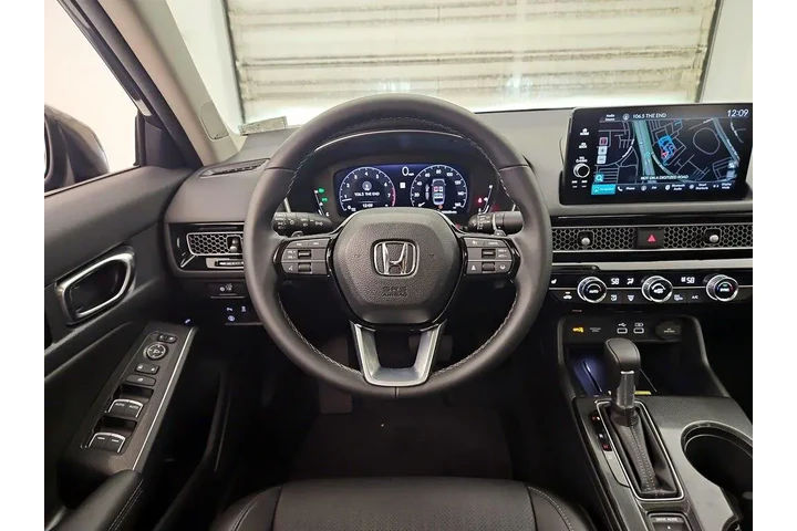 $29998 : Honda Civic 2024 Touring 4dr image 10