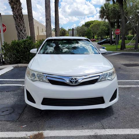 $8500 : 2014 CAMRY LE image 2