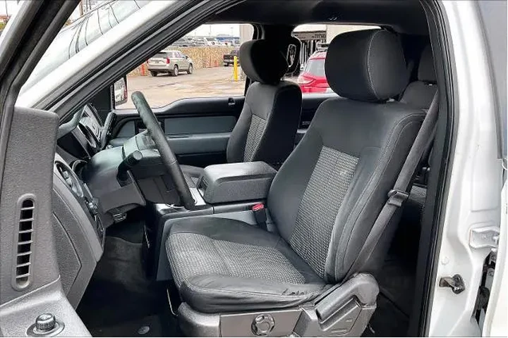 $17566 : Ford F-150 2014 4x2 XLT 4dr image 8