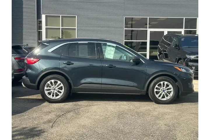 $19990 : Ford Escape 2022 SE 4dr SUV image 2
