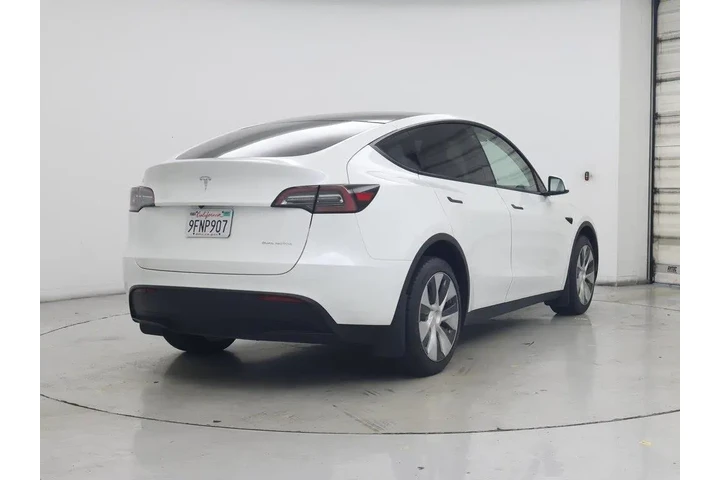 $32998 : Tesla Model Y 2023 AWD Long image 8