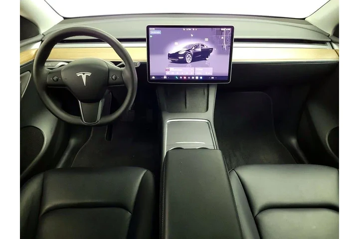 $39998 : Tesla Model Y 2025 Long Rang image 9
