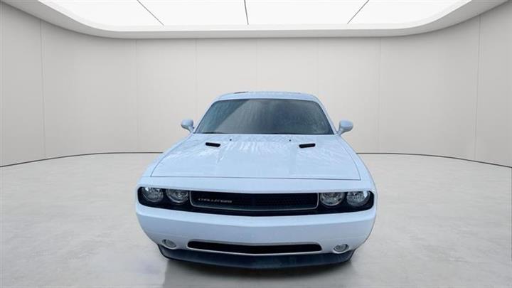 2014 Challenger SXT image 3