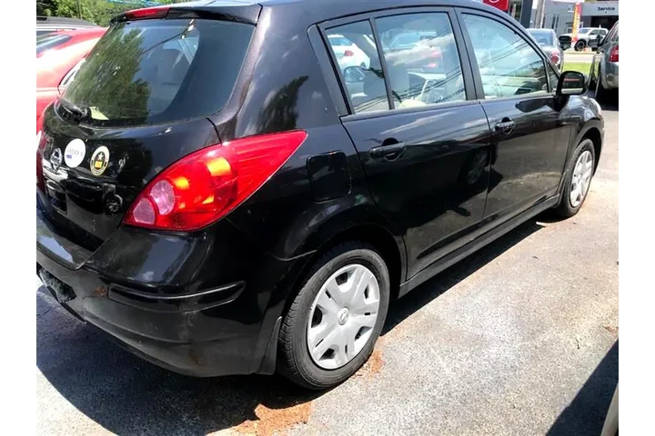 $5299 : 2011 Versa image 4