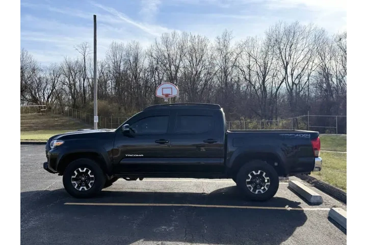 $23999 : 2017 Tacoma TRD Off-Road image 5