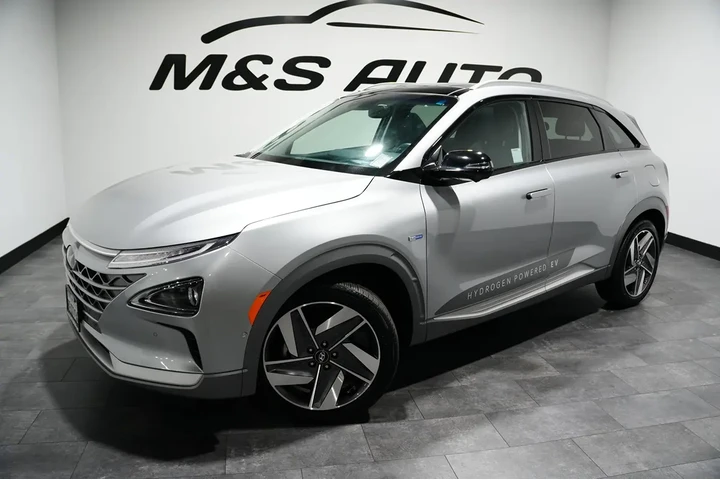 $8989 : 2023 NEXO Limited image 4