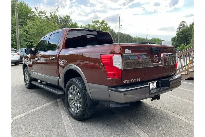 $29485 : Nissan Titan 2018 4x4 S 4dr image 7