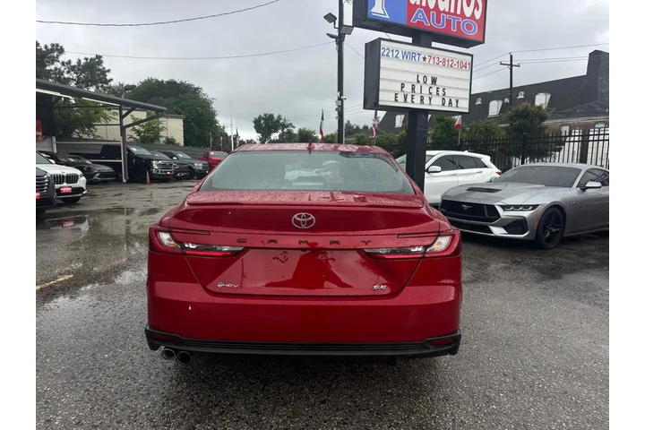 2025 Camry Hybrid XLE image 5