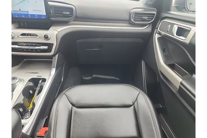 $31999 : Ford Explorer 2023 AWD XLT 4 image 10