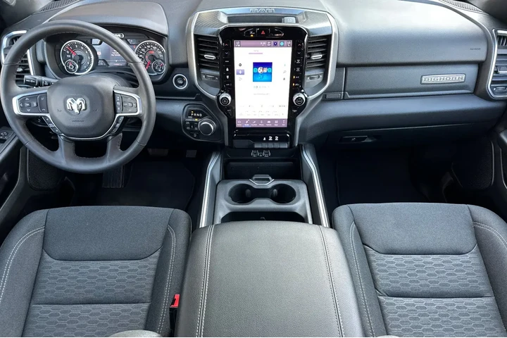 $38252 : Ram 1500 2025 4x4 Big Horn 4 image 5