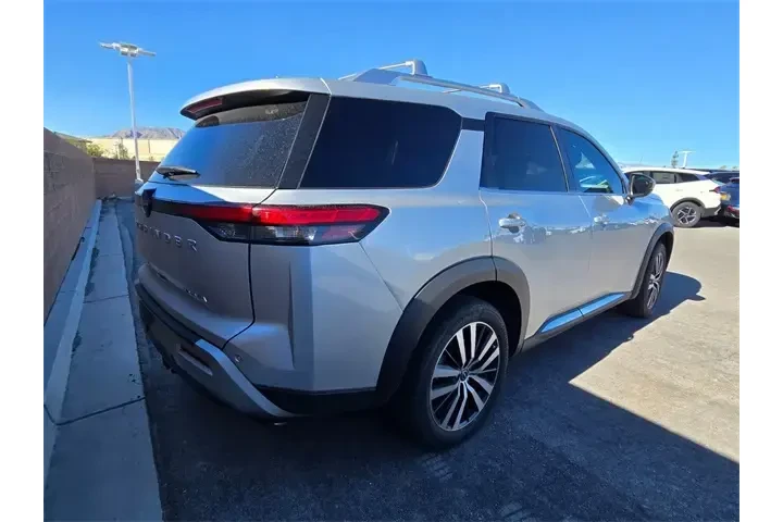$33955 : Nissan Pathfinder 2023 Plati image 4