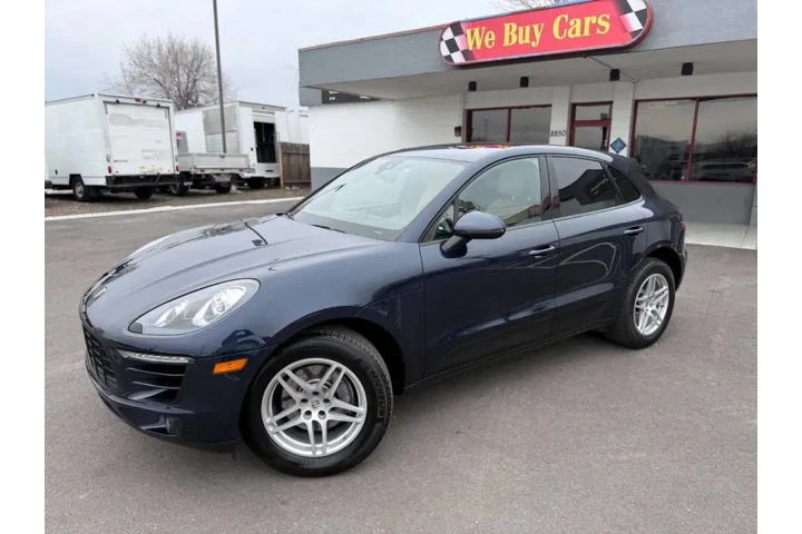 $21997 : 2018 Macan Base image 1