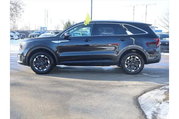 $26677 : Kia Sorento 2024 AWD S 4dr S image 5