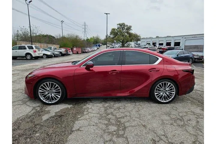$35600 : Lexus IS 300 2023 4dr Sedan image 6