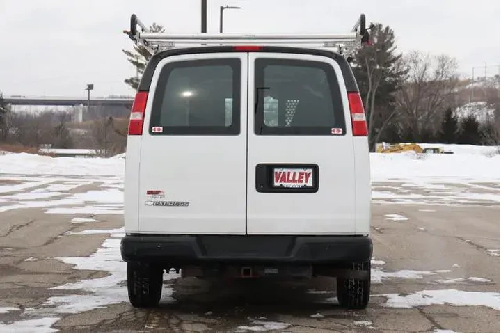 $15950 : Chevrolet Express 2017 2500 image 7