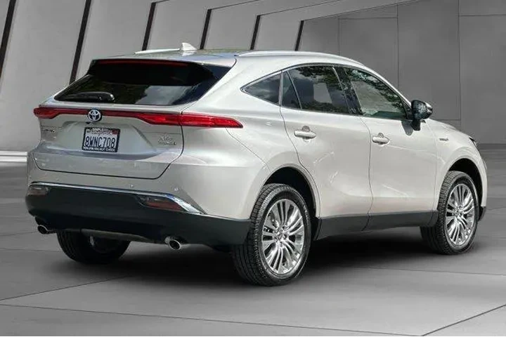$30900 : Toyota Venza 2021 AWD XLE 4d image 4