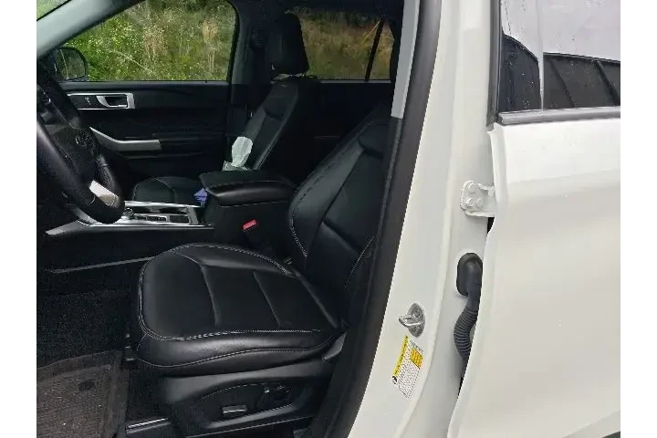 $29990 : Ford Explorer 2023 XLT 4dr S image 8