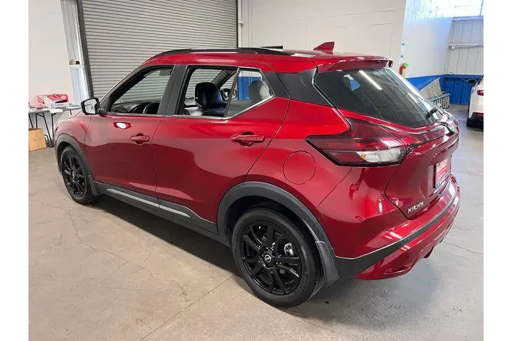 $18895 : Nissan Kicks 2023 SR 4dr Cro image 5