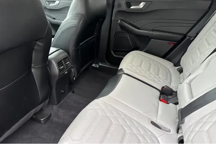 $27900 : Ford Escape Plug-In Hybrid 2 image 6