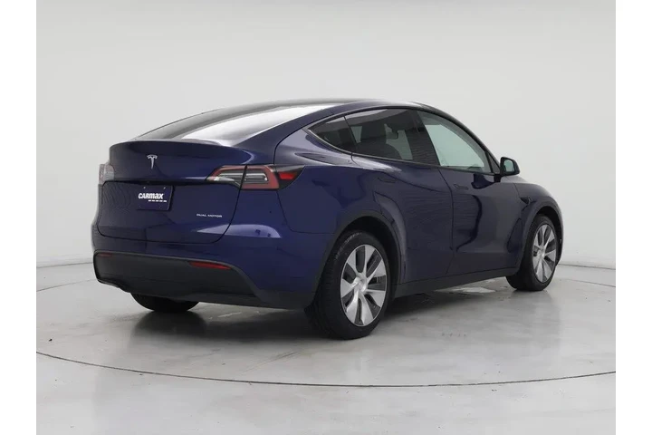 $27998 : Tesla Model Y 2022 AWD Long image 8