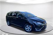 Pre-Owned 2017 Pacifica Touri en Milwaukee