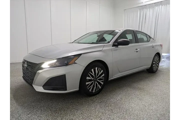 $21897 : Nissan Altima 2024 2.5 SV 4d image 7