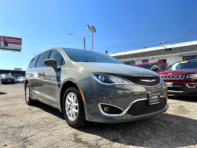 $24500 : 2020 Pacifica TOURING image 2