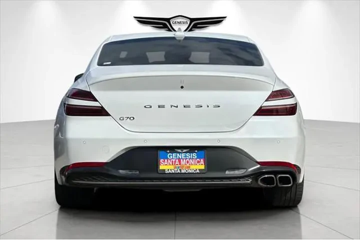 $28998 : Genesis G70 2023 AWD 2.0T 4d image 6