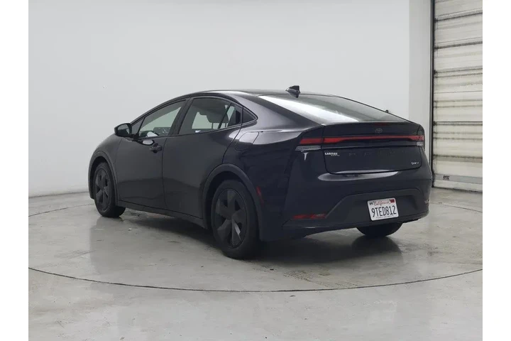 $28998 : Toyota Prius 2025 LE 4dr Hat image 2