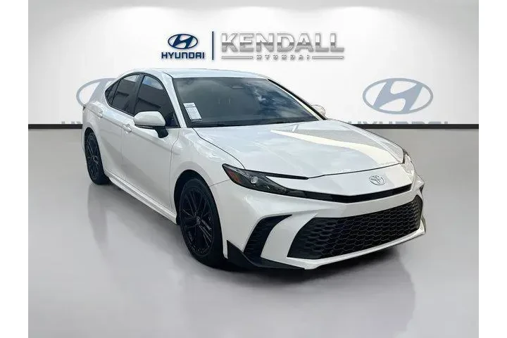 $25998 : Toyota Camry 2025 SE 4dr Sed image 1