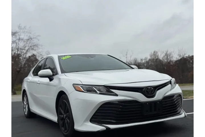 $17999 : 2020 Camry LE image 3