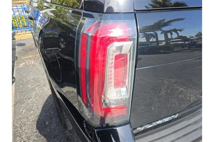 $13990 : GMC Yukon 2019 4x2 SLE 4dr S image 5