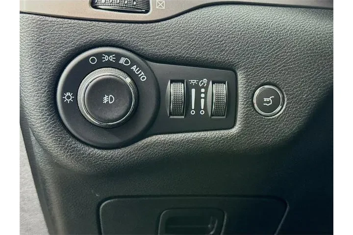 $28999 : Jeep Cherokee 2022 4x4 Limit image 10