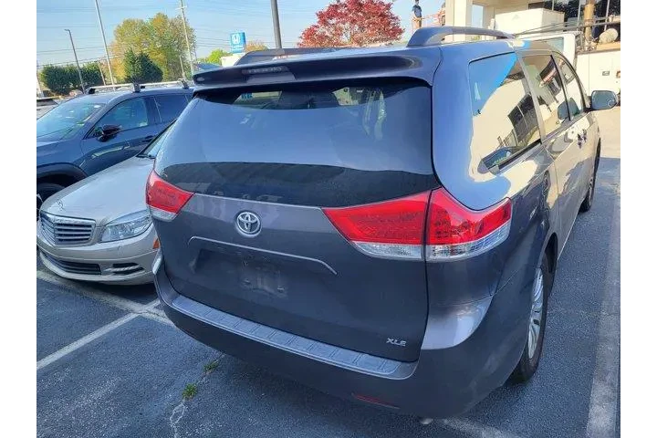 $9951 : Toyota Sienna 2012 XLE 7-Pas image 5