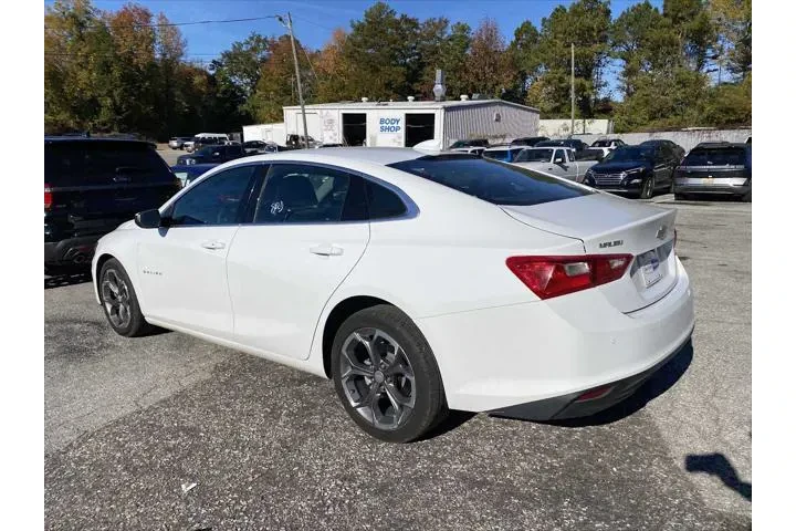 $19989 : Chevrolet Malibu 2024 LT 4dr image 4