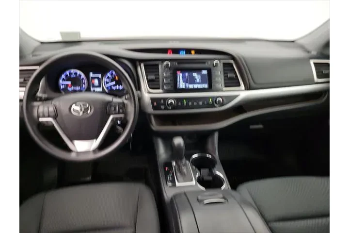$26998 : Toyota Highlander 2019 LE 4d image 9