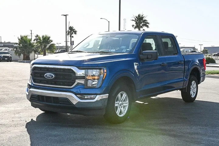 Ford F-150 2023 4x2 XLT 4dr image 3