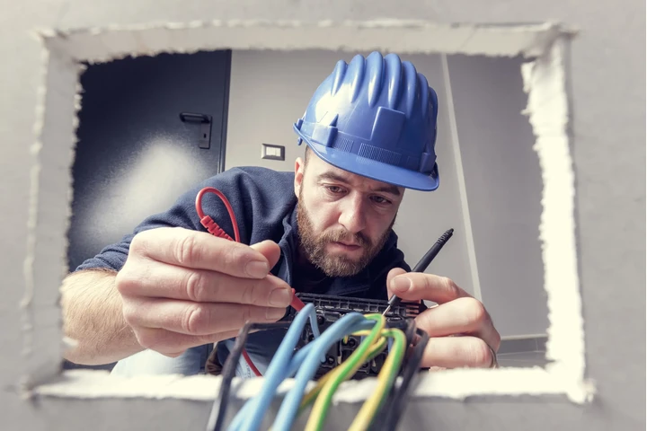 Jefe Electricista image 1
