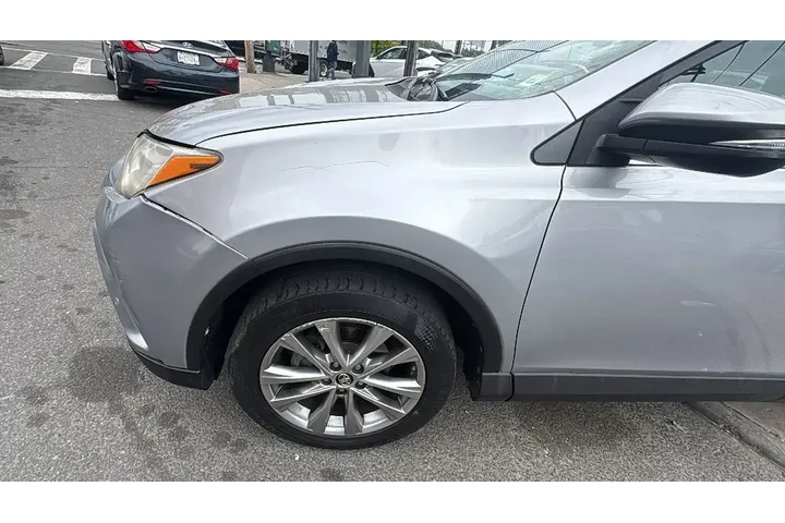 $20856 : Toyota RAV4 2016 AWD Limited image 9
