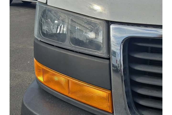 $23900 : 2020 GMC Savana G2500 Cargo image 9