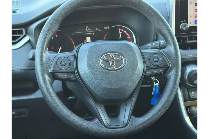 $31270 : Toyota RAV4 2025 LE 4dr SUV image 10