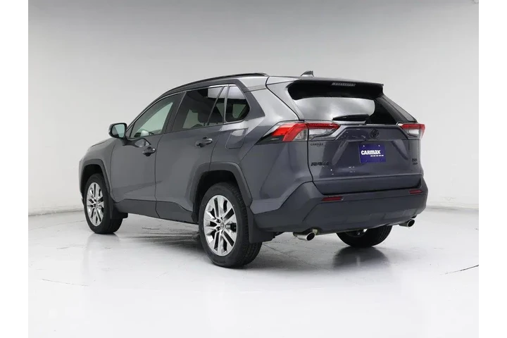 $27998 : Toyota RAV4 2021 AWD XLE Pre image 2