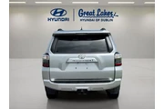 Toyota 4Runner 2023 4x4 SR5 en Binghamton