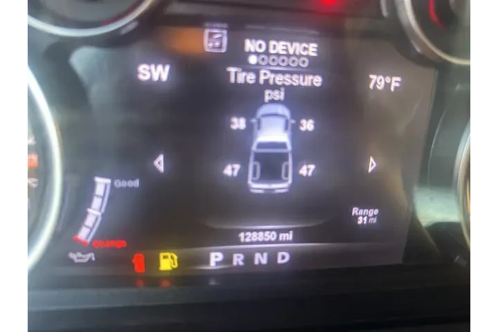 $15790 : Ram 1500 2017 4x2 SLT 4dr Cr image 10