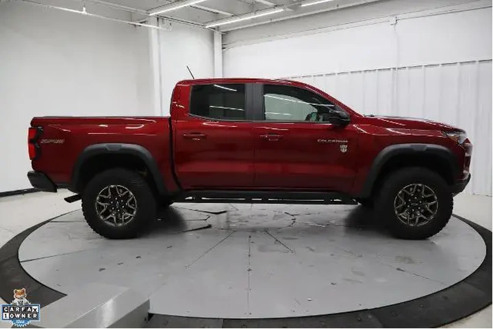 $39995 : Chevrolet Colorado 2024 4x4 image 2