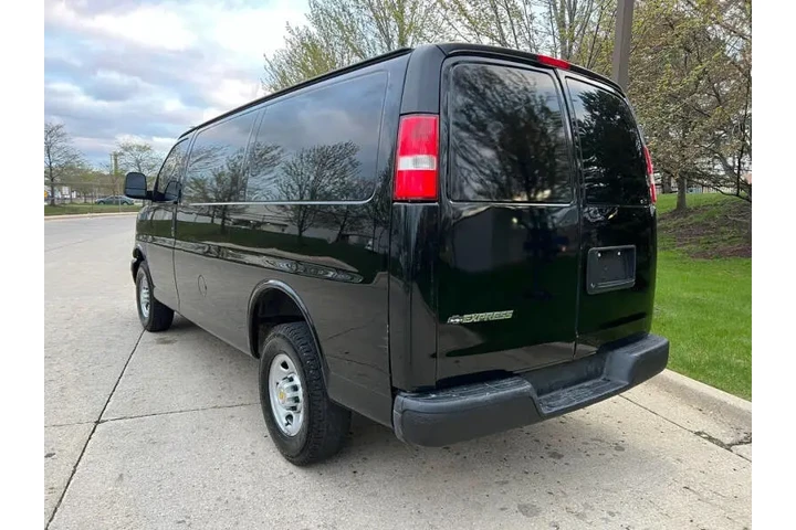 $13997 : 2017 Express 2500 image 6