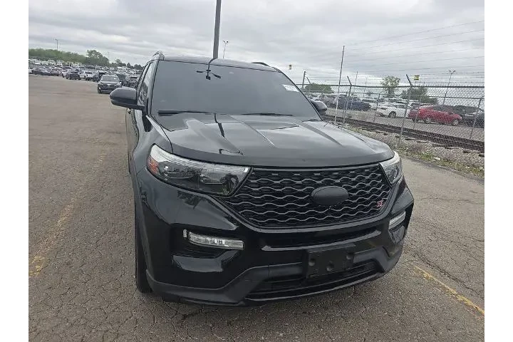 $23898 : Ford Explorer 2020 AWD ST 4d image 2