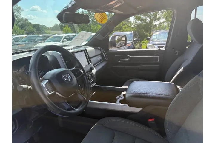 $18950 : 2019 RAM 1500 Big Horn image 9